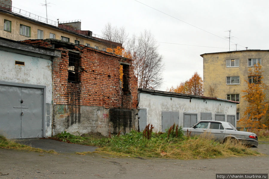 Бетонная летающая тарелка Мурманск, Россия