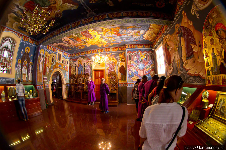 Мощехранительница Киккос монастырь, Кипр