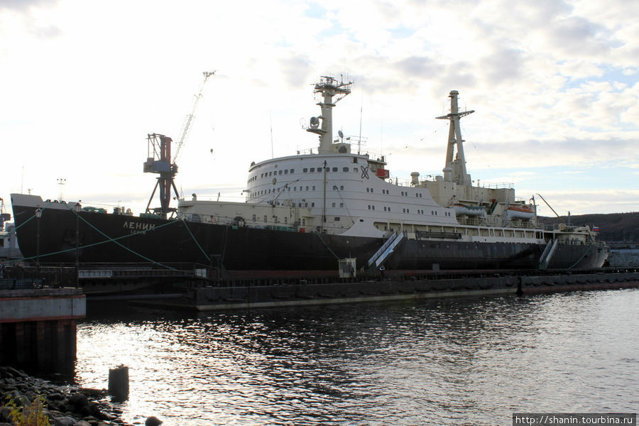 Морской порт Мурманск, Россия