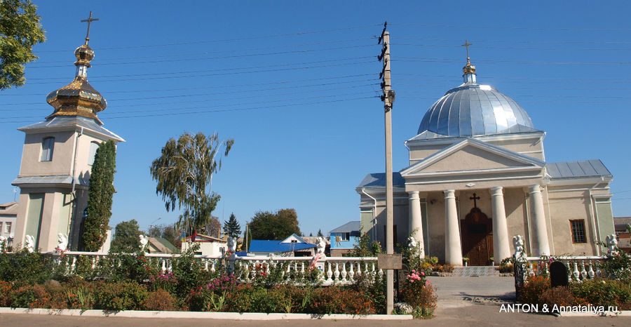 Покровская церковь Млинов, Украина