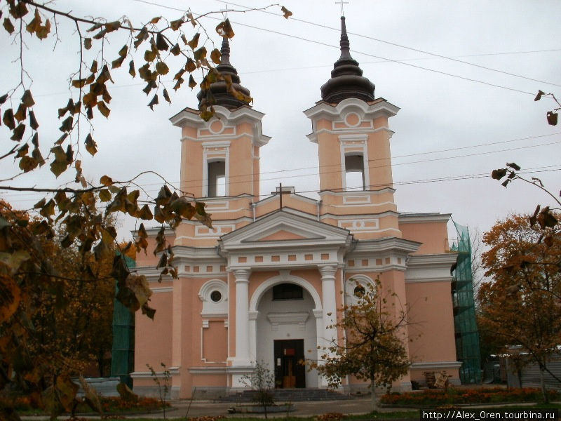 Церковь Петра и Павла (католическая) на Большой Санкт-Петербургской улице Великий Новгород, Россия