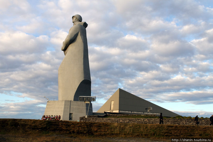 Памятник Защитникам Советского Заполярья Мурманск, Россия