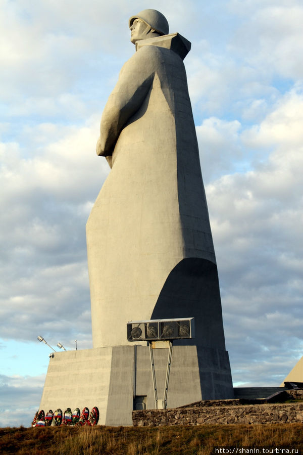 Памятник Защитникам Советского Заполярья Мурманск, Россия