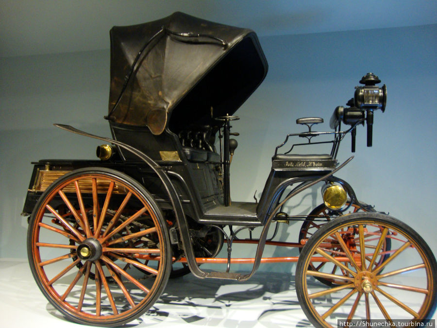 1893. Benz Victoria. Максимальная скорость 18 км/ч Штутгарт, Германия