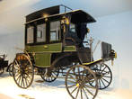 1895. Benz Omnibus. Максимальная скорость 20 км/ч, рассчитан на 8 пассажиров.