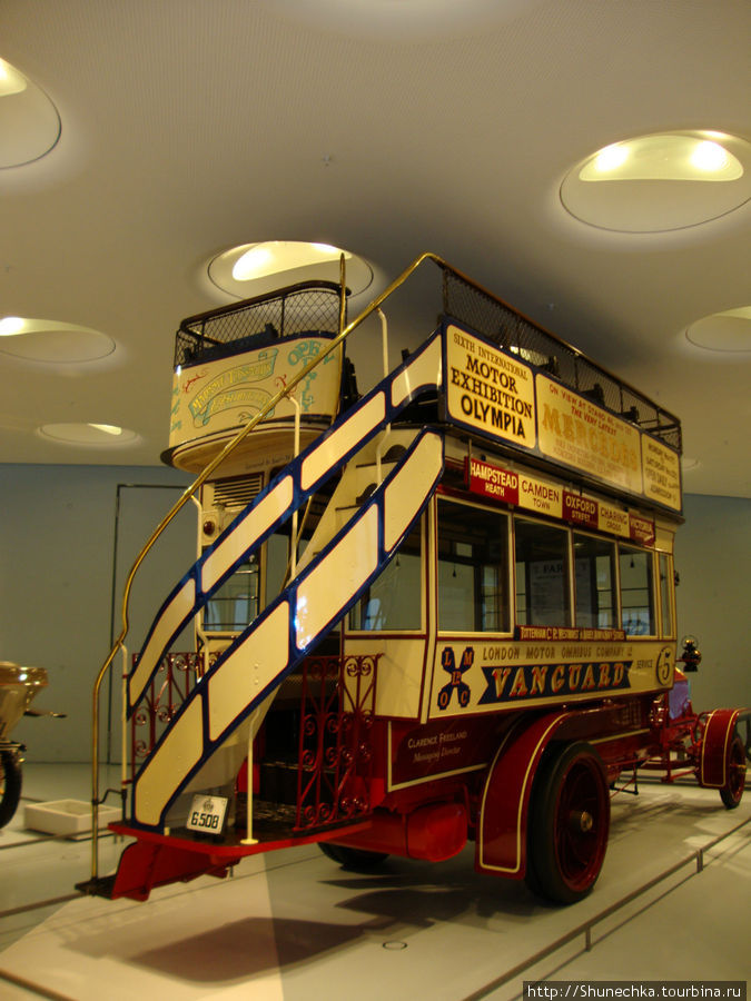 1907. Milnes-Daimler Doppeldeckerbus. Максимальная скорость 20 км/ч, рассчитан на 32 пассажира. Штутгарт, Германия