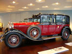 1935. Mercedes-Benz 770 “Großer Mercedes” Pullman Limousine. Максимальная скорость 150км/ч. С 1930 по 1938 год было выпущено 117 автомобилей.