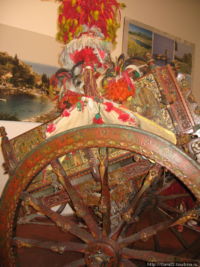 Повозка, подаренная сицилийцами Муссолини Таормина, Италия