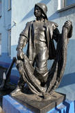 Памятник моряку. Мурманский колледж рыбоперерабатывающей промышленности