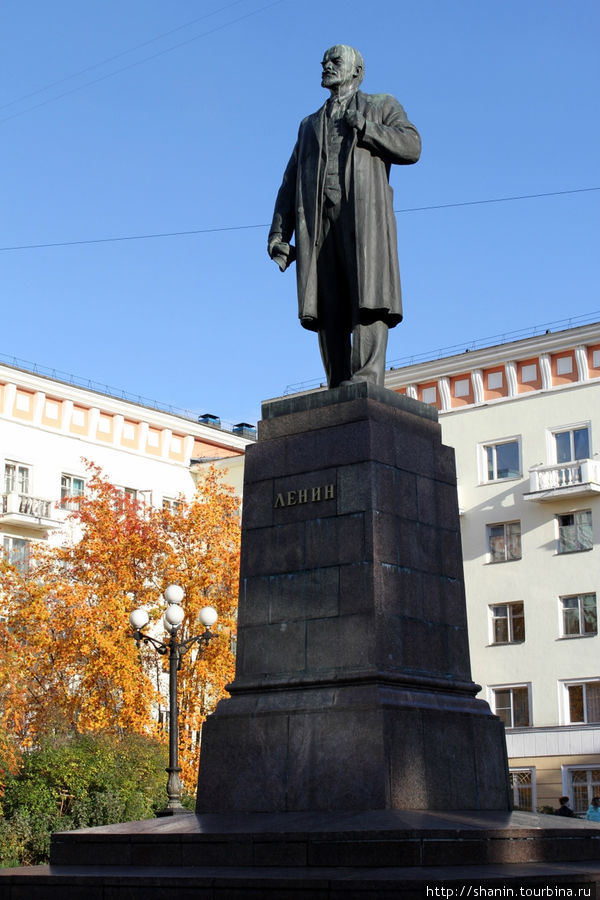 Памятник Ленину на проспекте Ленина в Мурманске Мурманск, Россия