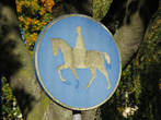 интересный знак: дорога для лошадей и всадников