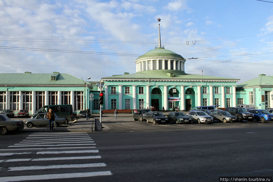 Вокзал мурманск телефон. Ж.Д. станция Мурманск. Вокзал Мурманск платформы. Вокзал Мурманск платформа один.