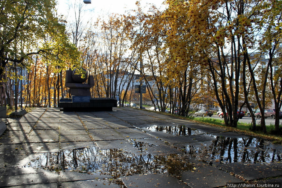 Памятник союзникам по антигитлеровской коалиции в Мурманске Мурманск, Россия
