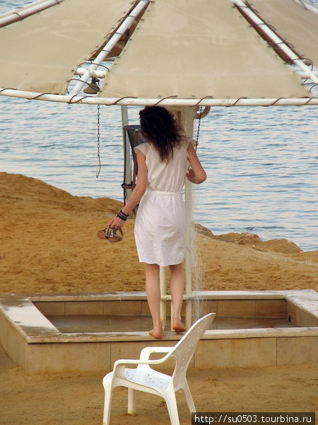 Душ с пресной водой на Мертвом море Израиль