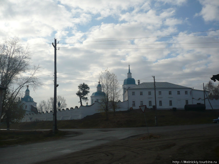 Вид на Спасо-Преображенский монастырь Енисейск, Россия