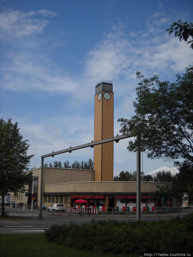 Здание автовокзала; главный вход слева Лахти, Финляндия