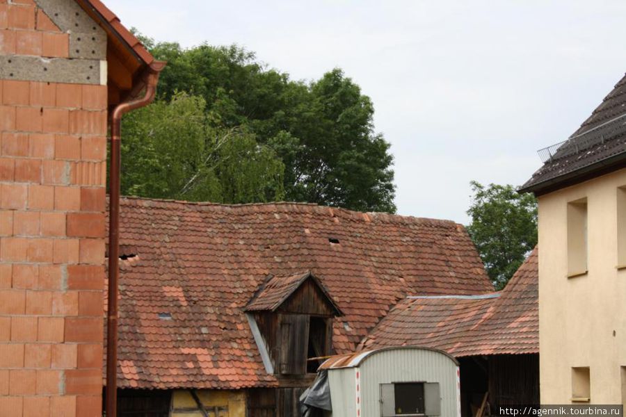 Крыши хозяйственных построек Вайсеноэ, Германия