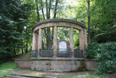 Каменный памятник Фридриху Шиллеру (1909)