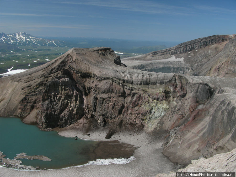 кратер Горелого. Пресное озеро. Мутновский вулкан и окрестности (2323м), Россия