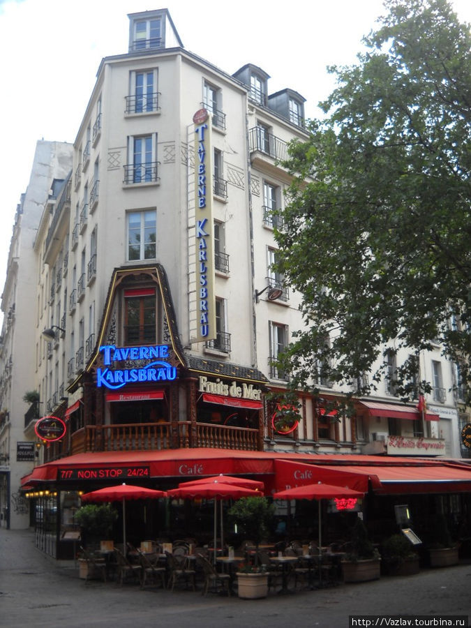 Ресторанчик притулился Париж, Франция