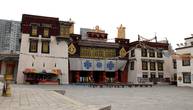 Тибетский уголок парка.  Копия храма Джоканг в Лхасе.