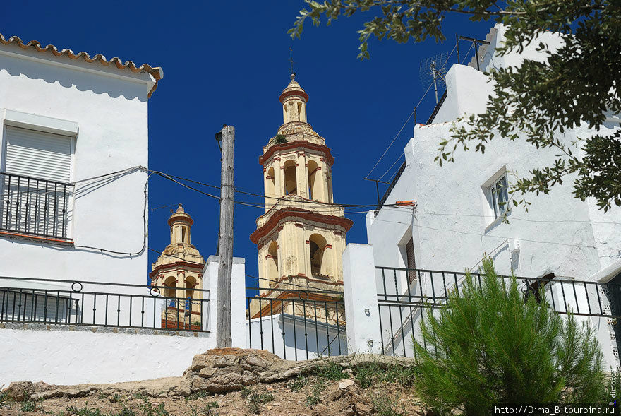 Россыпь белых домиков Ольвера, Испания