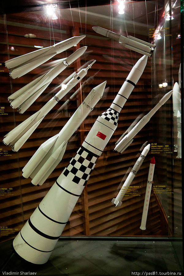 Конечно же, макеты ракет разных моделей и времени. Куру, Французская Гвиана