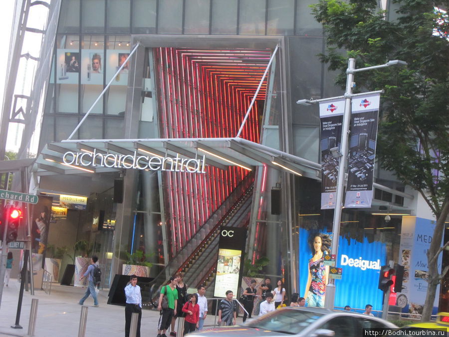 Сингапур, Orchad Road, торговый центр Orchard Central Сингапур (город-государство)