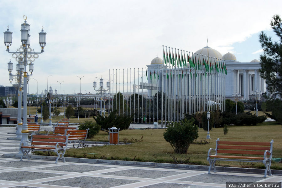 В парке у Восьминожки Ашхабад, Туркмения