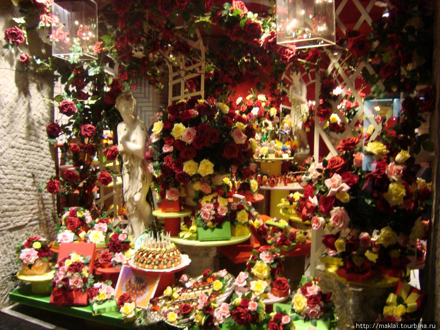 Симпатичная витрина цветочного магазина. Цюрих, Швейцария