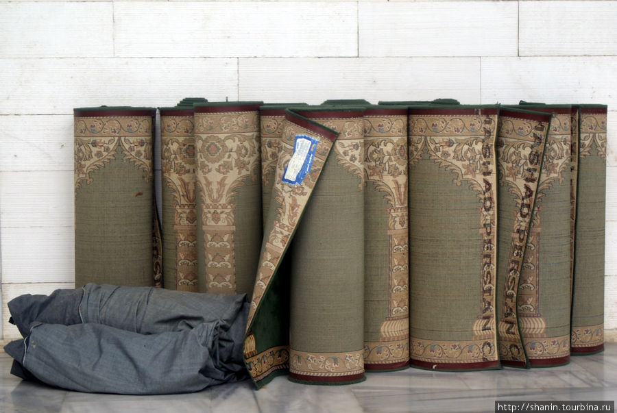 Ковры — для мечети Эртогрул ГАзи Ашхабад, Туркмения
