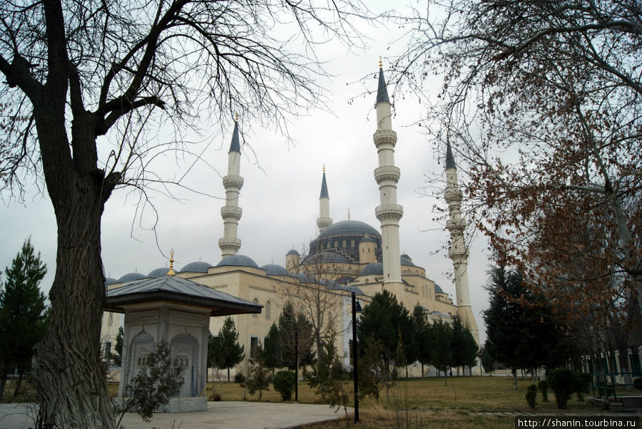 Турецкая мечеть Ашхабад, Туркмения