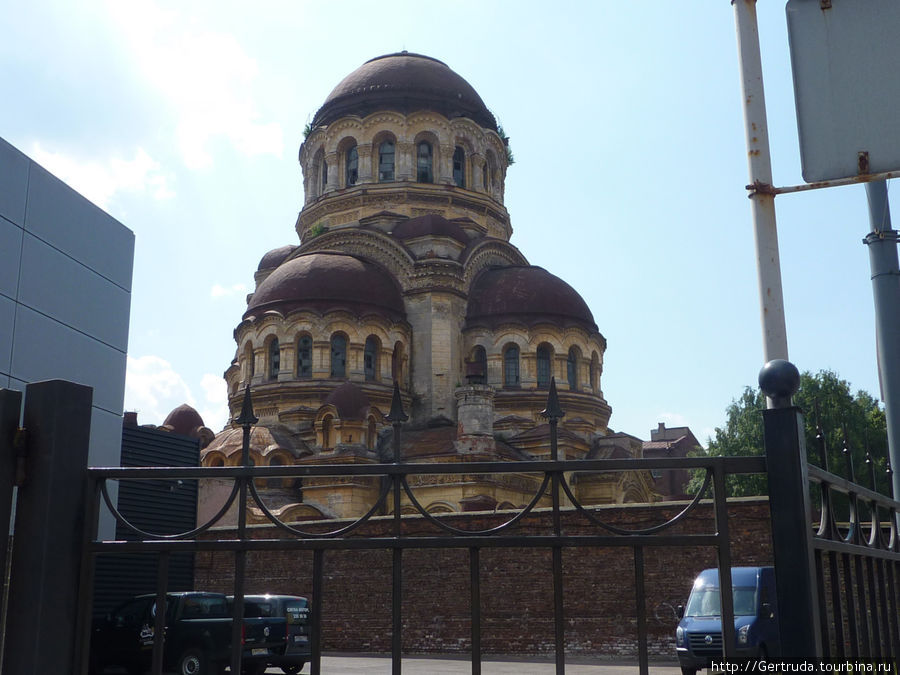 Недалеко от Площади Морской славы — Церковь Милующей Богоматери Санкт-Петербург, Россия