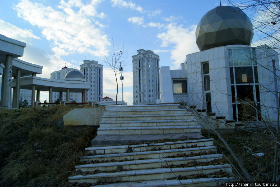 Микрорайон у луна-парка Ашхабад, Туркмения