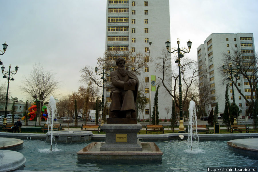 Аллея вдохновения в Ашхабаде Ашхабад, Туркмения