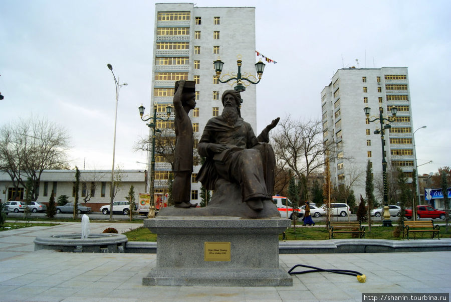 Аллея вдохновения в Ашхабаде Ашхабад, Туркмения