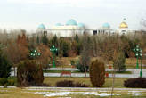 В парке 10-летия независимости Туркменистана в Ашхабаде