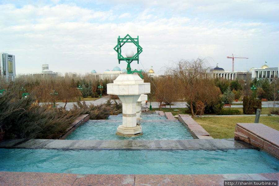 В парке 10-летия независимости Туркменистана в Ашхабаде Ашхабад, Туркмения