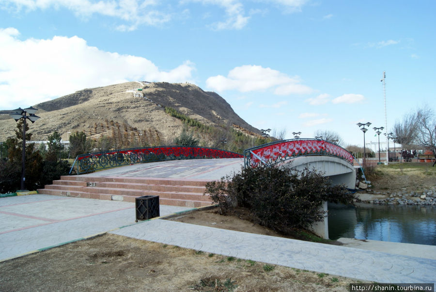 Парк у начала тропы здоровья Ашхабад, Туркмения