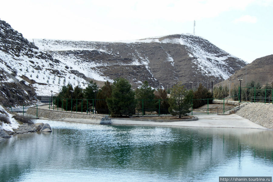 Парк у начала тропы здоровья Ашхабад, Туркмения