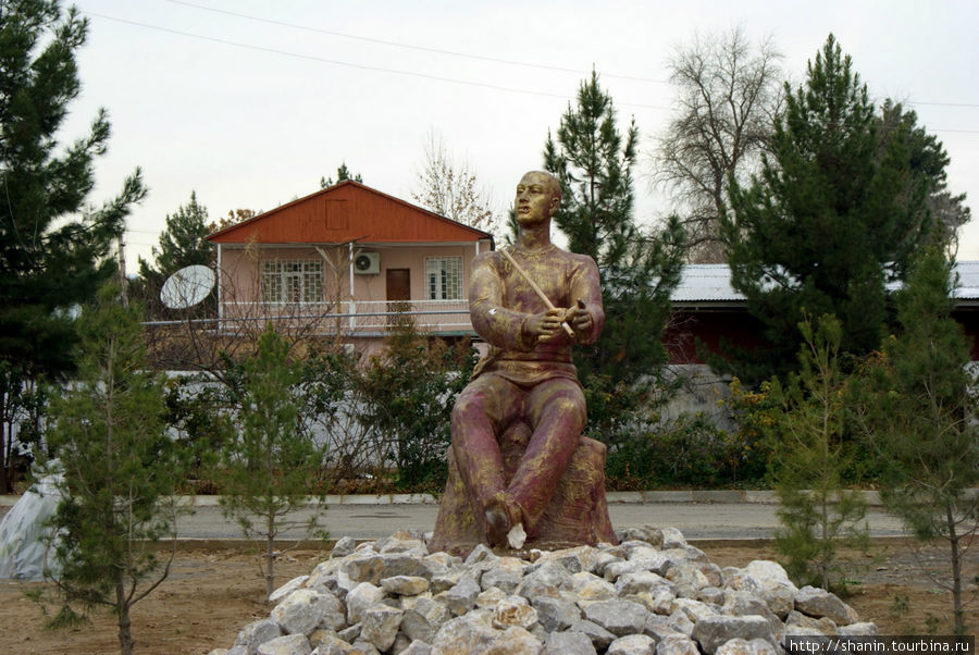 Памятники - старые и новые Ашхабад, Туркмения