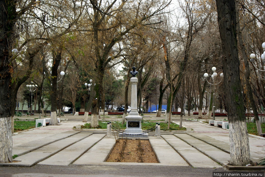 Бюст А.С.Пушкина в Ашхабаде Ашхабад, Туркмения