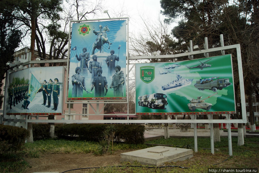 Памятники - старые и новые Ашхабад, Туркмения