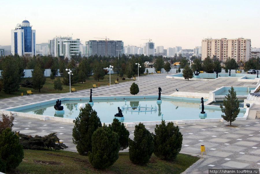 Фонтан у Пятиножки Ашхабад, Туркмения