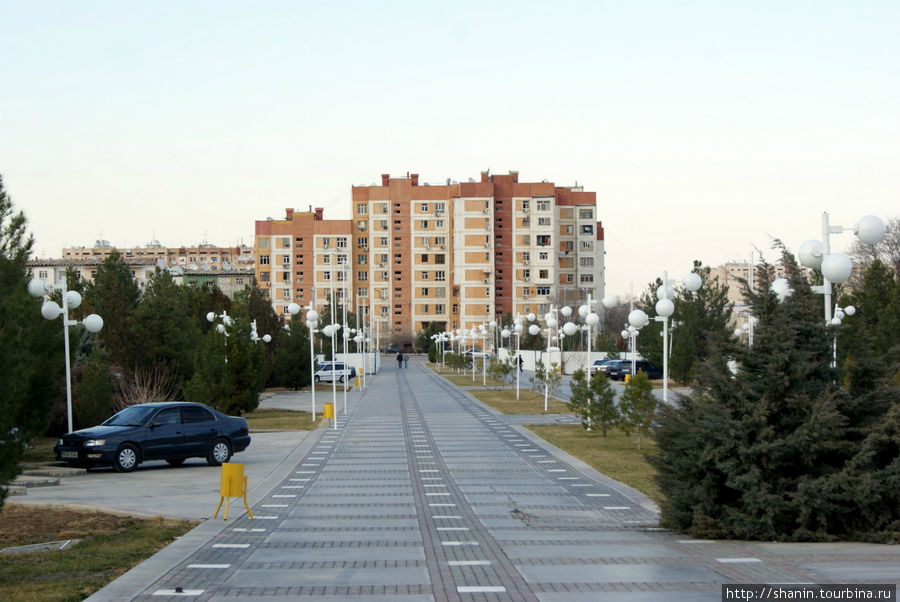 Пирамида - торговый центр Ашхабад, Туркмения