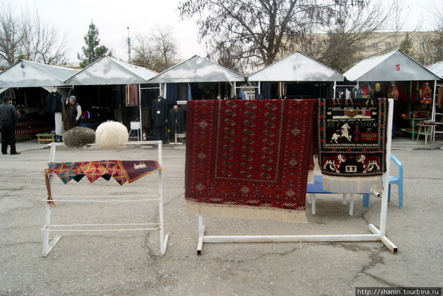 На рынке Колпетдаг в Ашхабаде Ашхабад, Туркмения