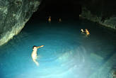 Внутри Бахарденской пещеры есть озеро с теплой водой
