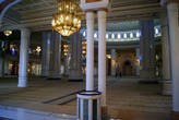 Внутри мечети Туркменбаши Рухы