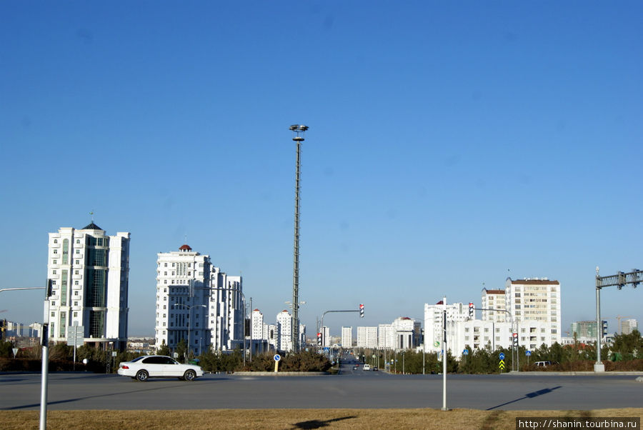 Застраивается пустыня Ашхабад, Туркмения