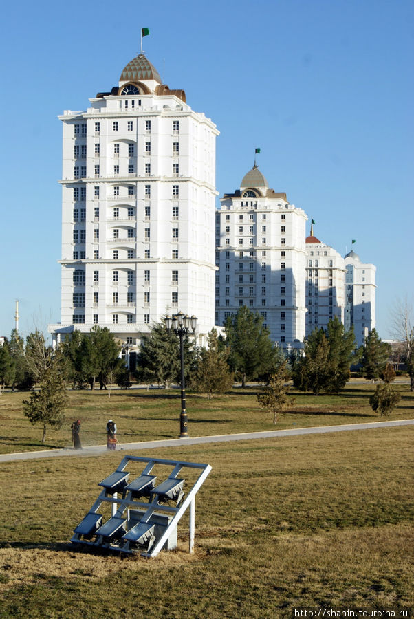 Застраивается пустыня Ашхабад, Туркмения